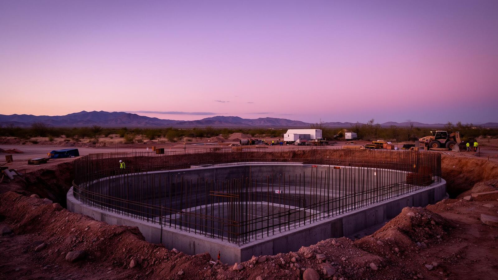 When's the best time to build a pool in Arizona?